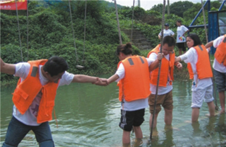 2015 EINOLDA Employee "New and Horse" Tour